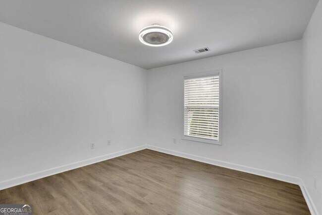 Building Photo - 902 Whistler Ln