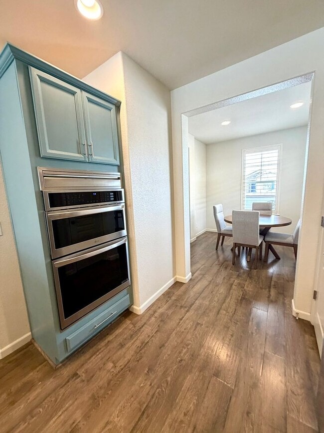 Building Photo - 1360 Wakefield Trail