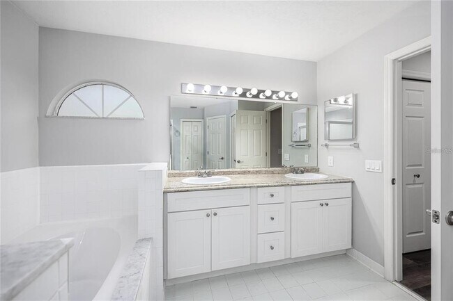 Building Photo - 2103 SW 75th Terrace