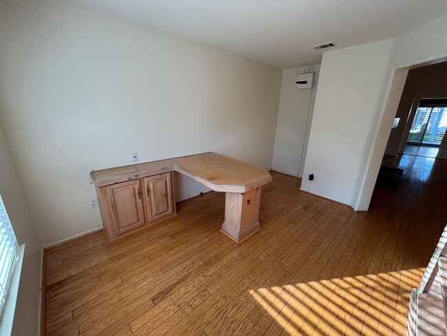 Building Photo - Charming one story home in Mission Village Gated Community