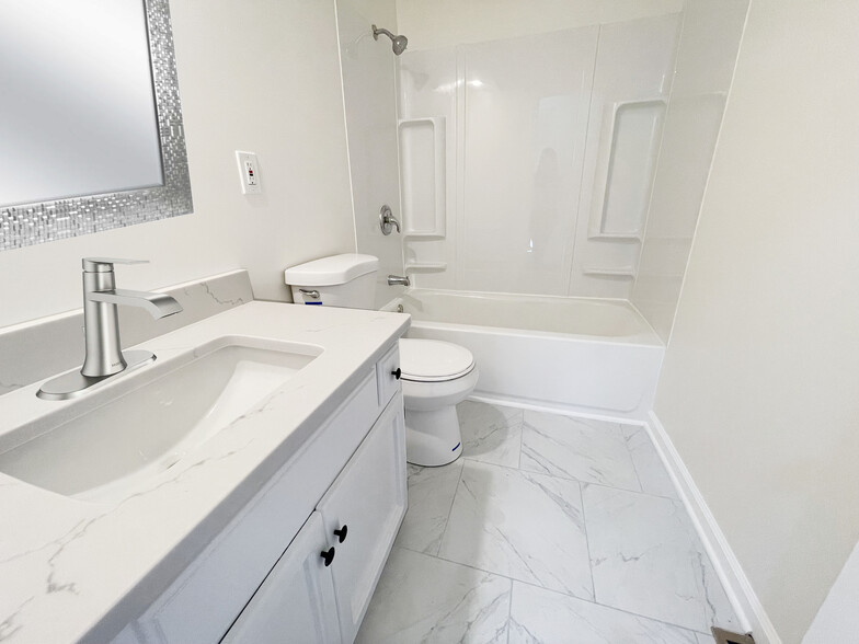 Building Photo - 7104 Orchard Ct