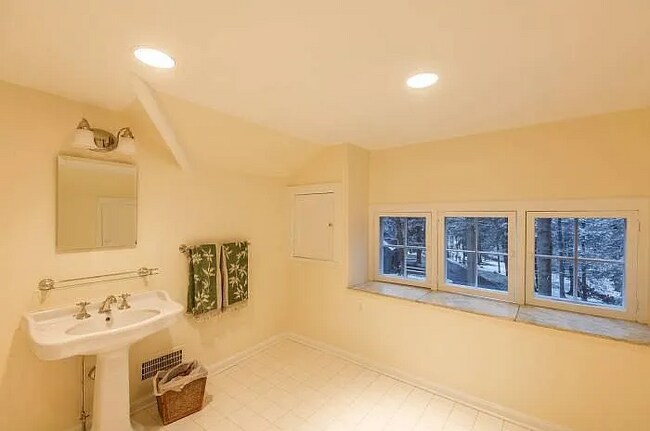 Building Photo - Welcome to the Stone House, a charming 3-bedroom, 2-bathroom