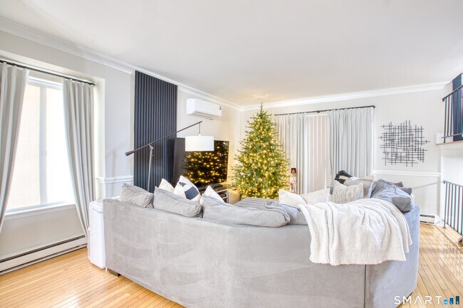 Building Photo - 60 Lawn Ave