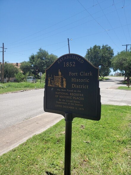 Building Photo - 25 Cenizo Cir