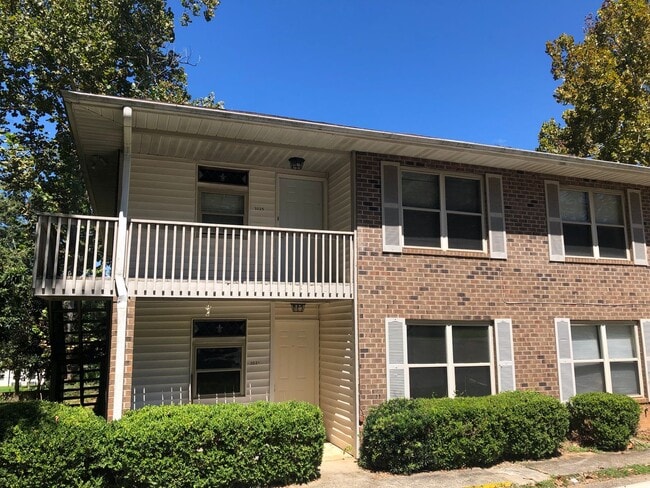 Building Photo - 2/2/ Walking Distance To Capital Regional ...