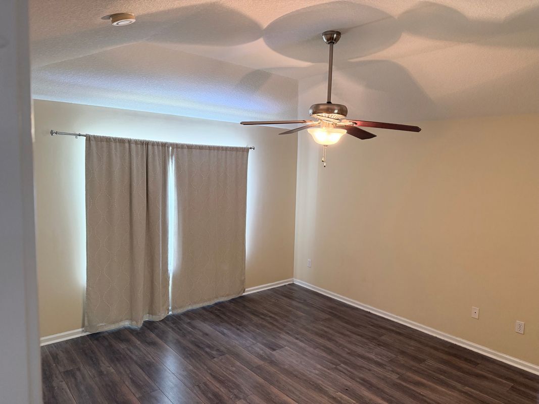 Building Photo - 3515 Laurel Mill Dr