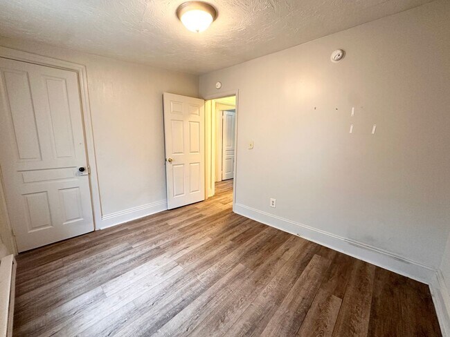 Building Photo - 718 N Pershing Ave