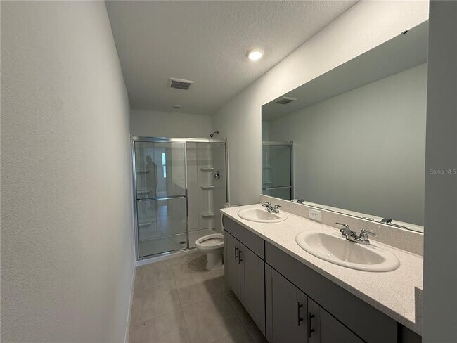 Building Photo - 2980 Skyline Lp