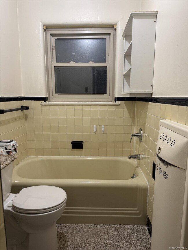 Building Photo - 40-17 194th St