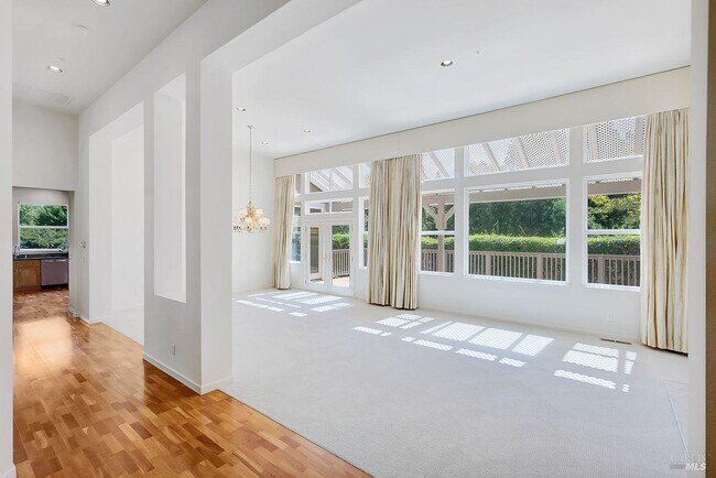 Building Photo - 205 Saddle Wood Dr