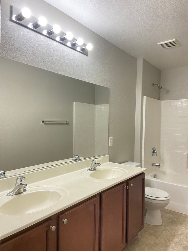 Building Photo - 7821 Barntucket Ave