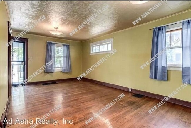 Building Photo - Awesome Location in Waldo-Available NOW!!