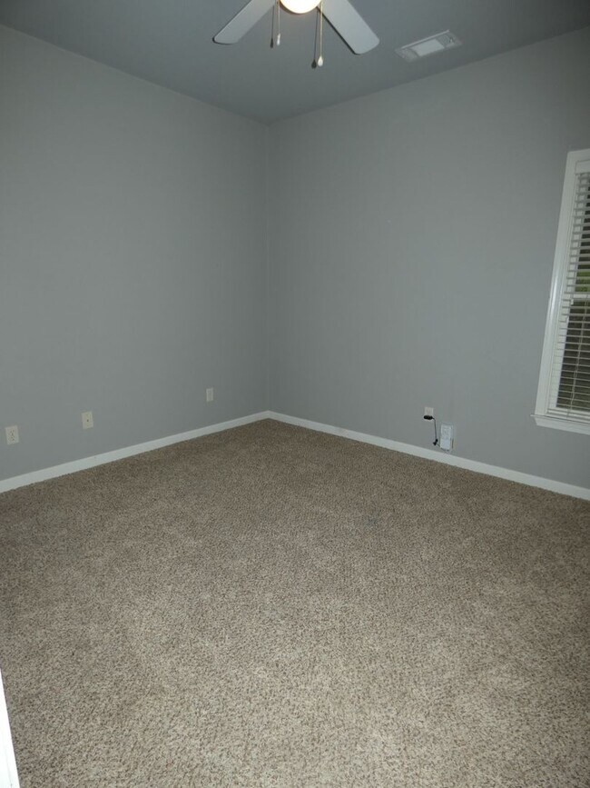Building Photo - Home for Rent in Inverness Cove