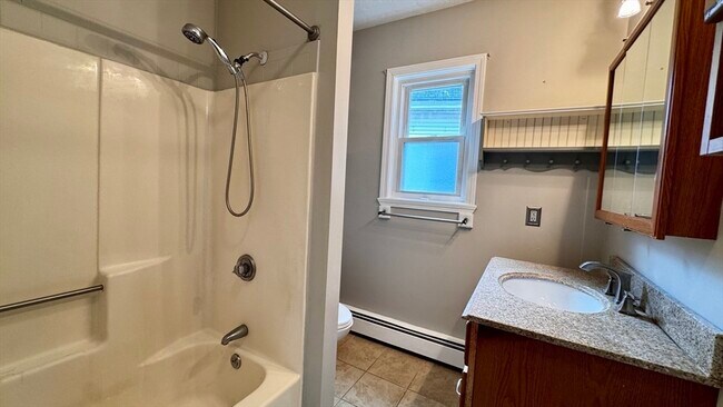 Building Photo - 40 Nashua St