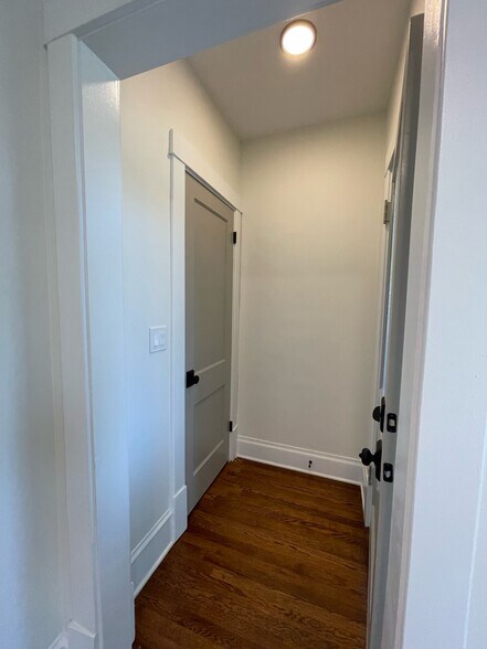 Building Photo - 3436 N Springfield Ave