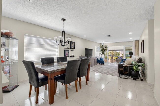 Building Photo - 13769 Date Palm Ct