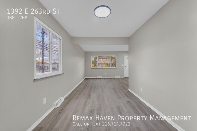 Building Photo - 1392 E 263rd St