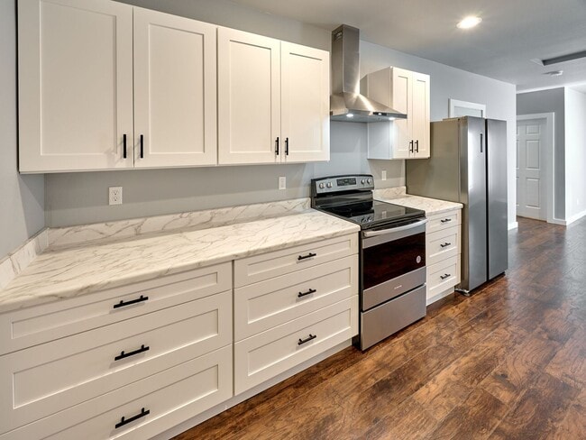 Building Photo - 11th - VPM415E-5