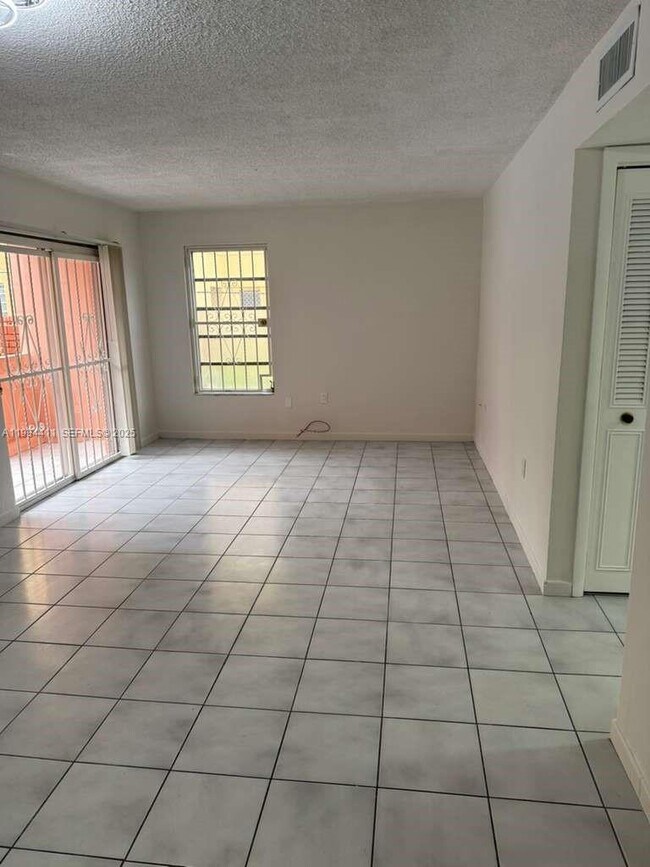 Building Photo - 505 NW 72nd Ave