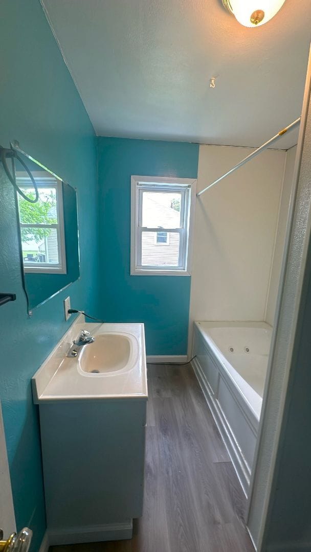 Building Photo - FOR RENT- Adorable 2 bed 1 bath in Washbur...