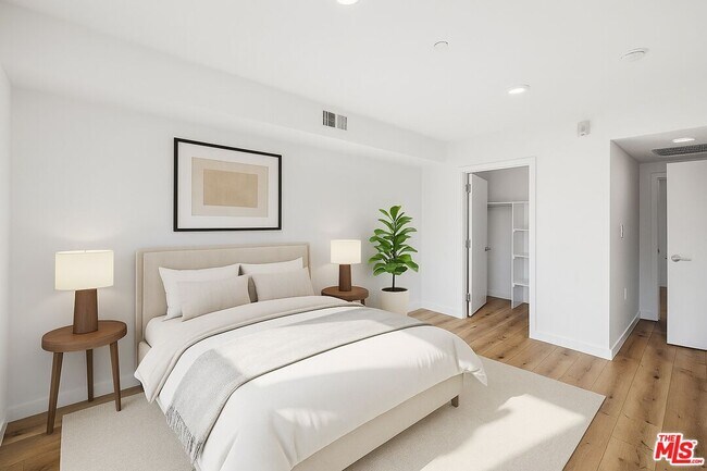 Building Photo - 5229 Willowcrest Ave