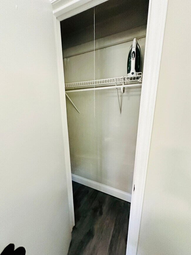 Building Photo - 231 Rogers Ave