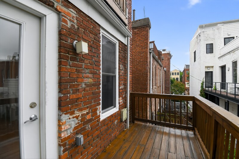 Building Photo - 1241 Kenyon St NW