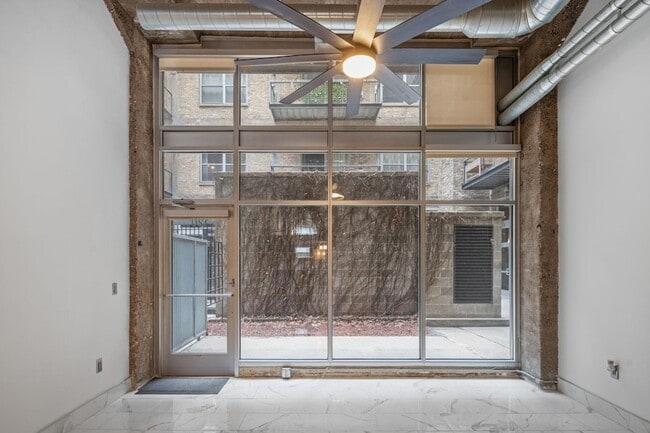 Building Photo - 521 S 7th St