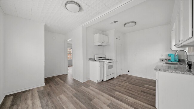 Building Photo - 1516 2nd St
