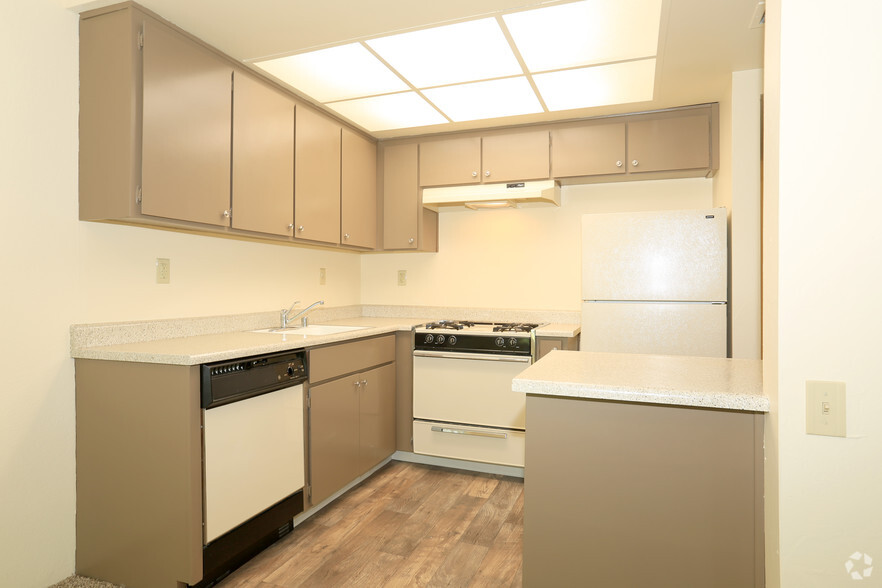 1BR, 1BA - Marconi Oaks