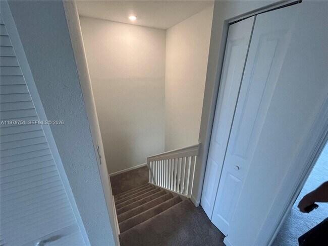 Building Photo - 9960 SW 228th Ln