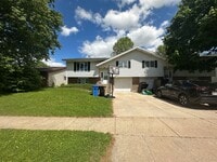 Building Photo - 1122-1124 Waunakee Duplex