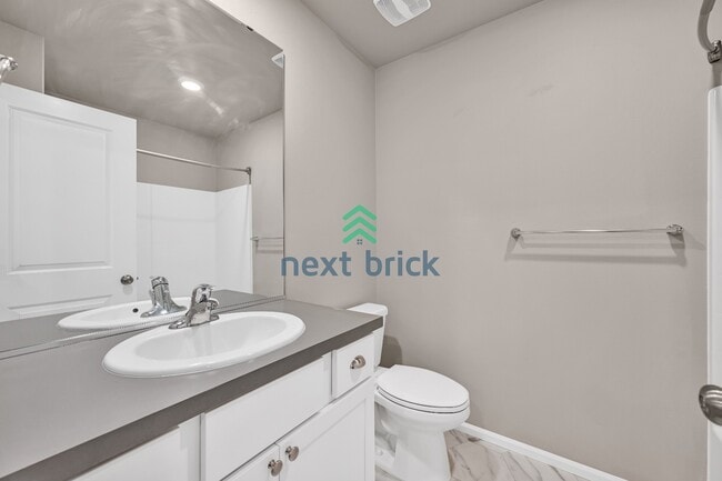 Building Photo - 3 Bed, 2.5 Bath Beautiful Townhouse Available for Rent!