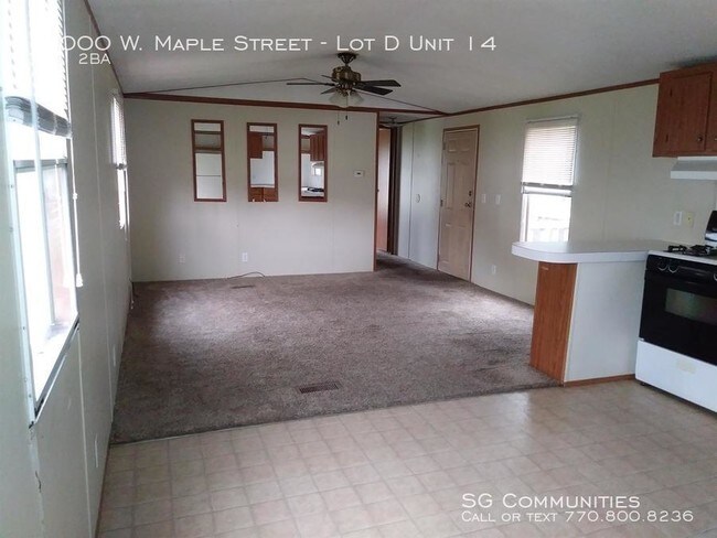 Building Photo - 17000 W Maple St