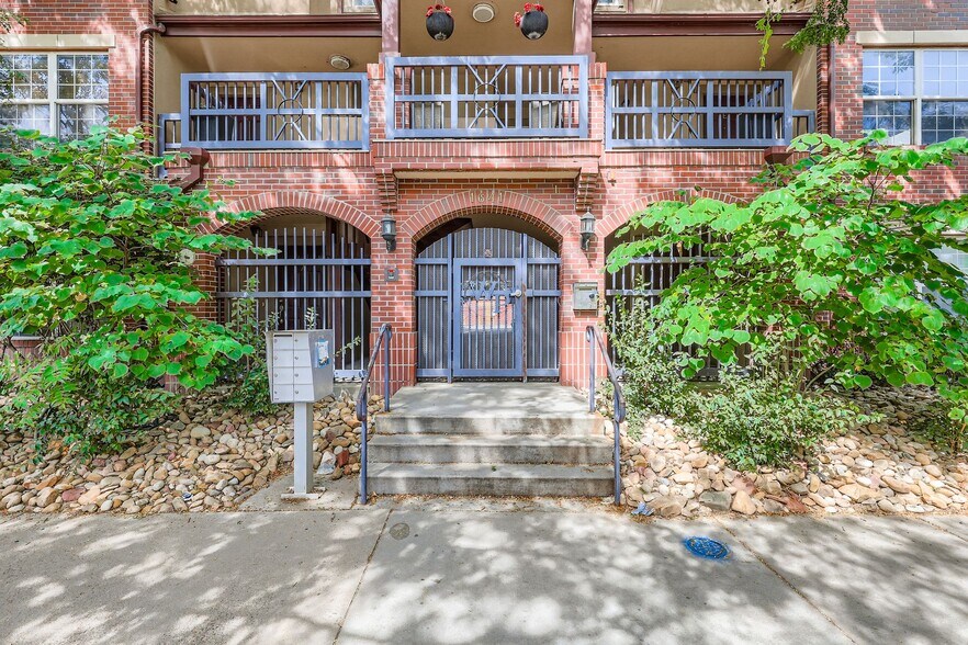 Building Photo - 1641 N Washington St