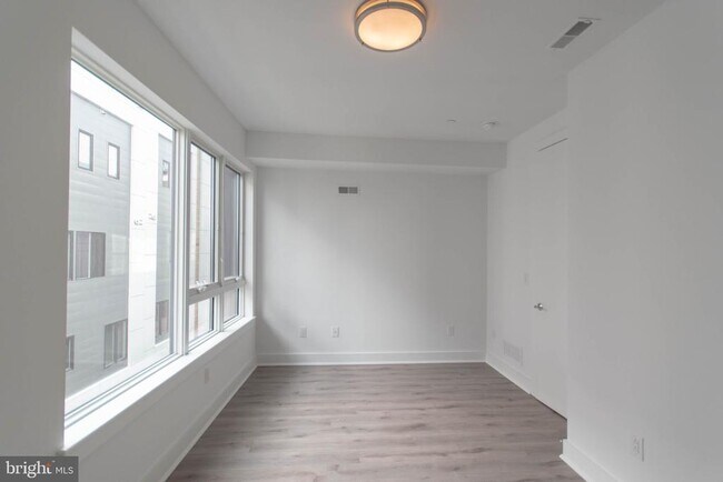 Building Photo - 105 Olive St