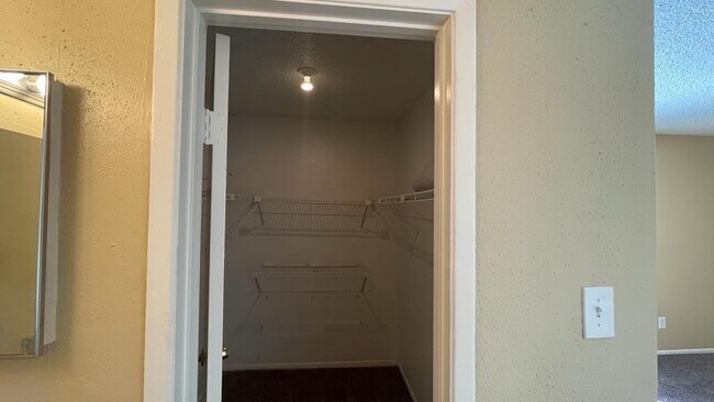 Building Photo - 12615 Brookglade Cir