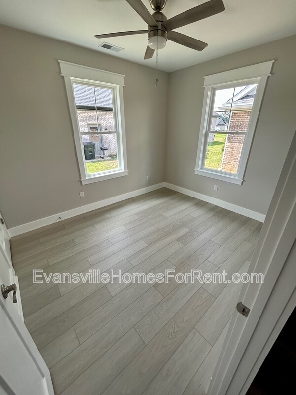 Building Photo - 8445 Bell Crossing Dr