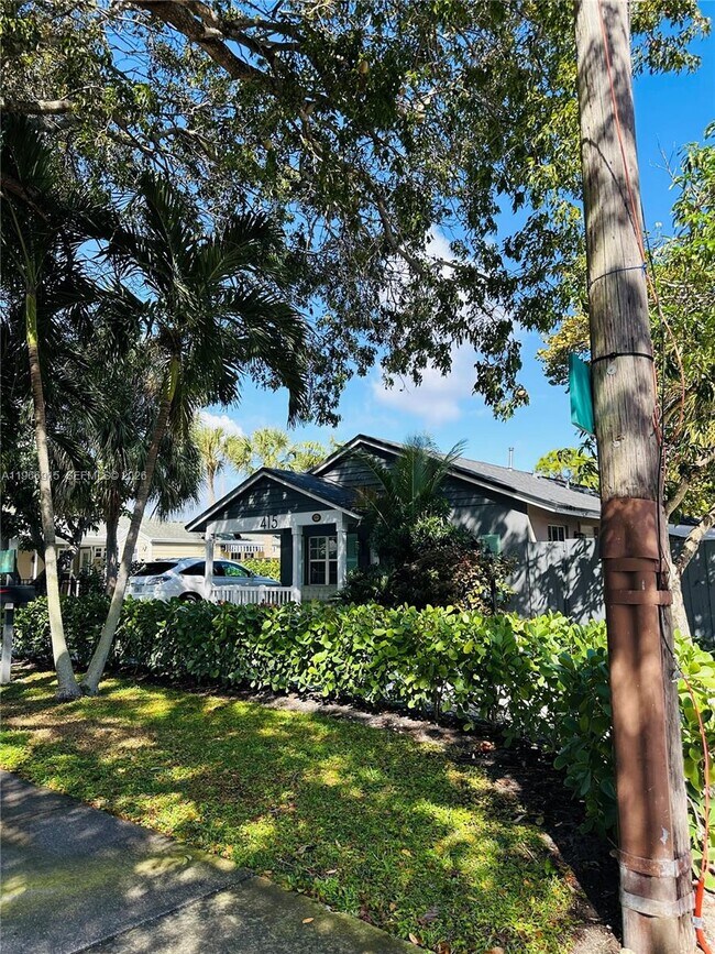 Building Photo - 415 32nd St