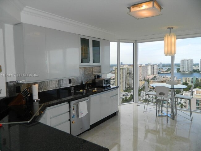 Building Photo - 17555 Collins Ave