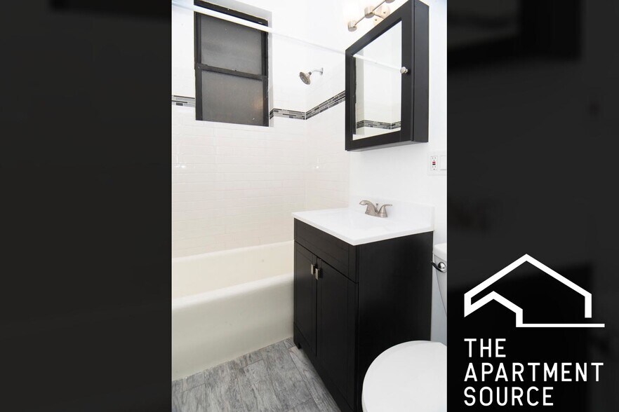 Building Photo - 3849 N Greenview Ave