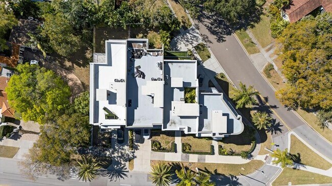 Building Photo - 94 W Davis Blvd