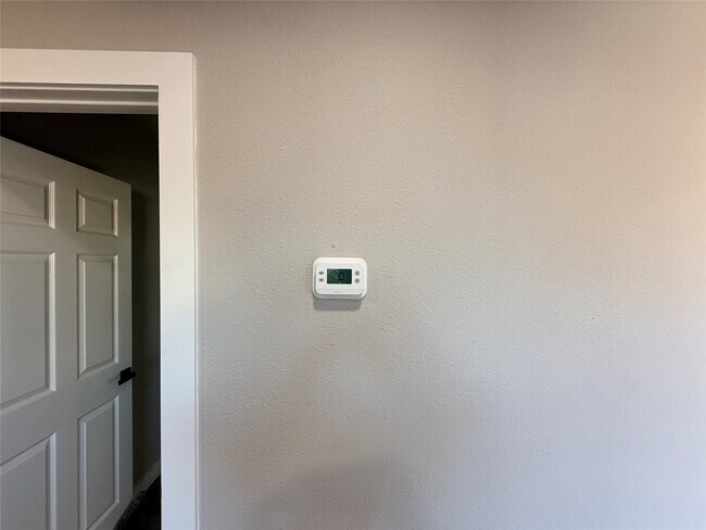 Building Photo - 2209 Gano St