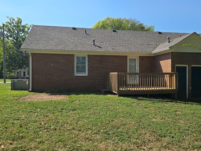 Building Photo - 204 Hunter Dr