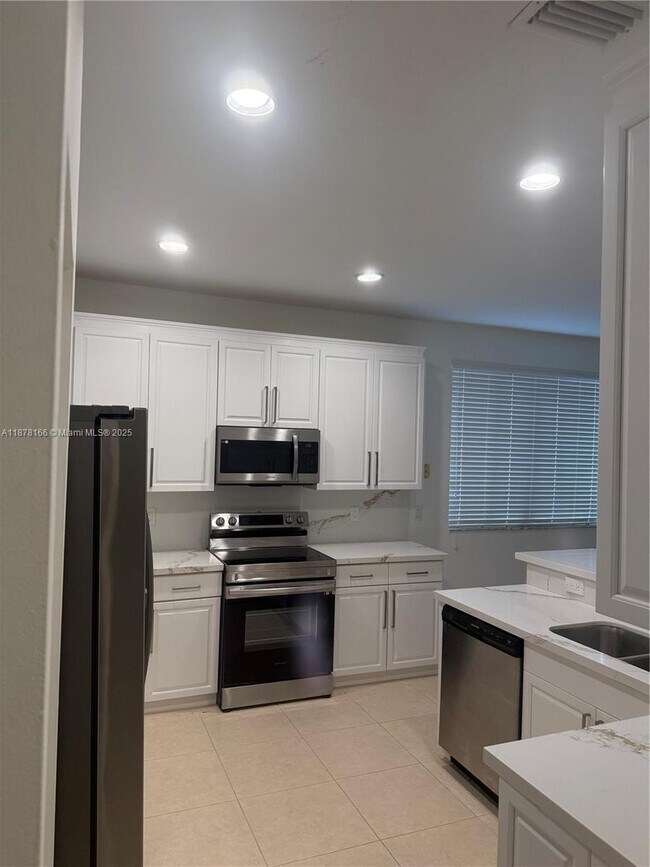 Building Photo - 1288 Camellia Cir