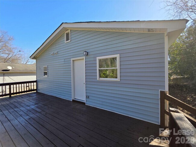 Building Photo - 1320 Ware Ave