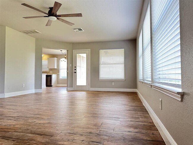 Building Photo - 1501 Van Horn Dr