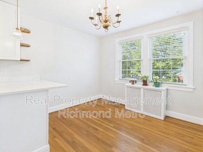 Building Photo - 1101 Normandy Dr