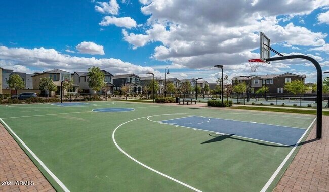 Building Photo - 1964 W Kinfield Trail