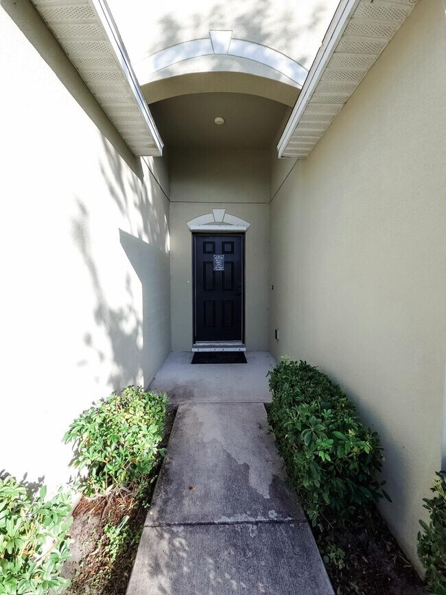 Building Photo - 185 SW Exmore Ave